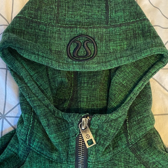 2010 Lululemon Scuba Hoodie - Picture 3 of 5